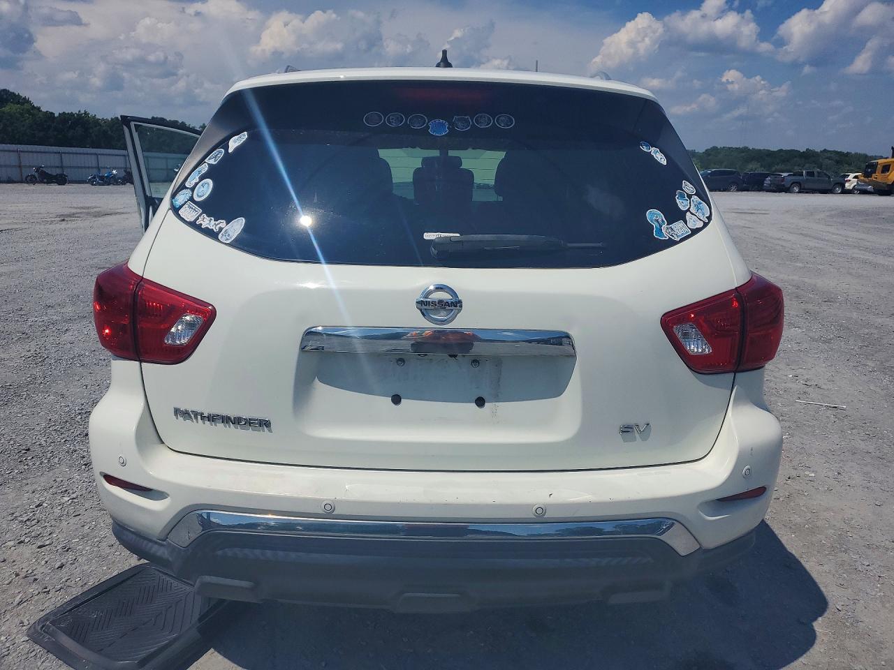 2017 NISSAN PATHFINDER