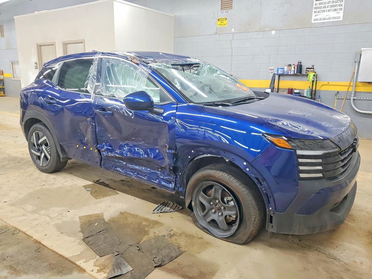 2025 NISSAN KICKS