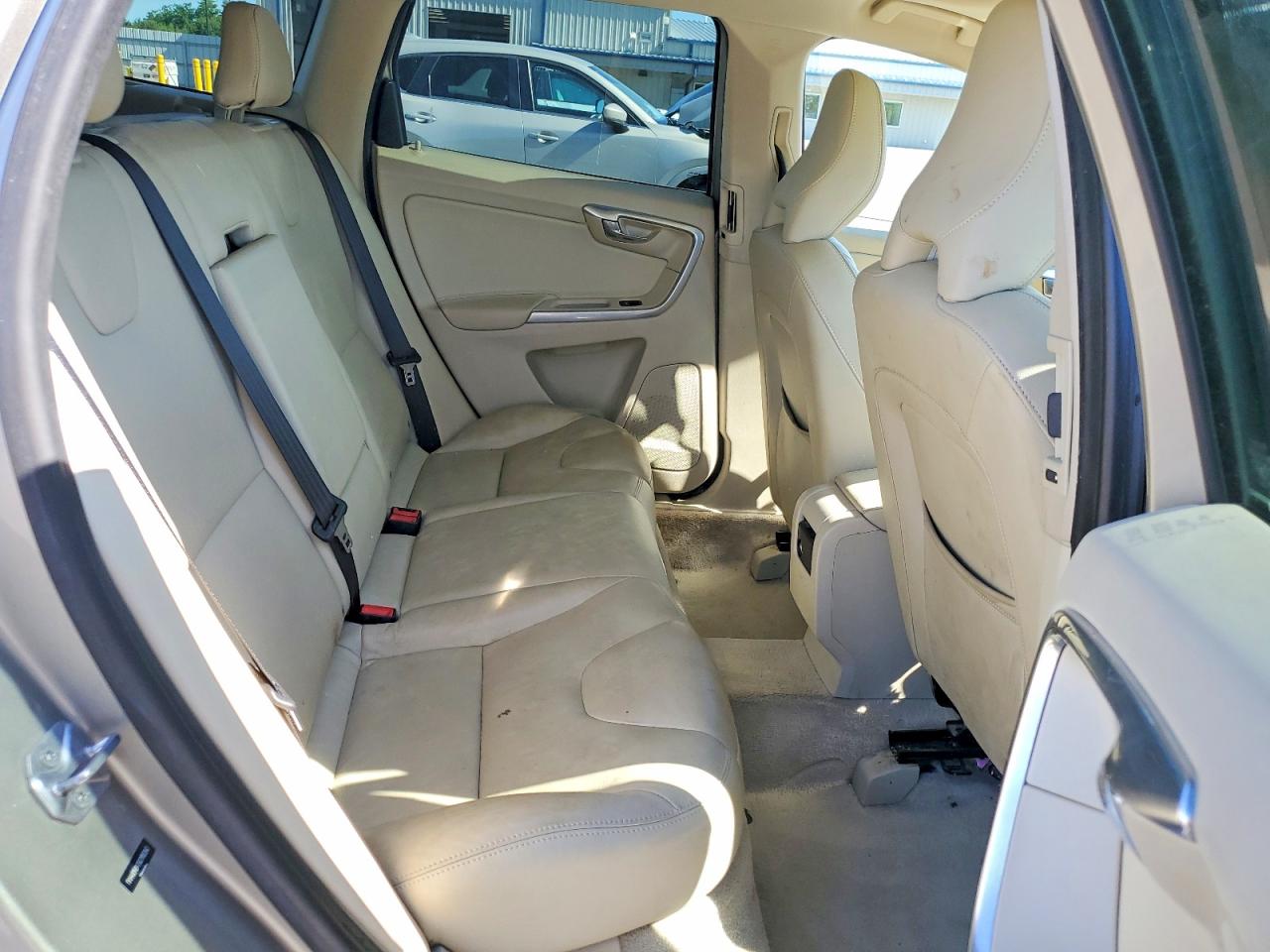 2016 VOLVO XC60