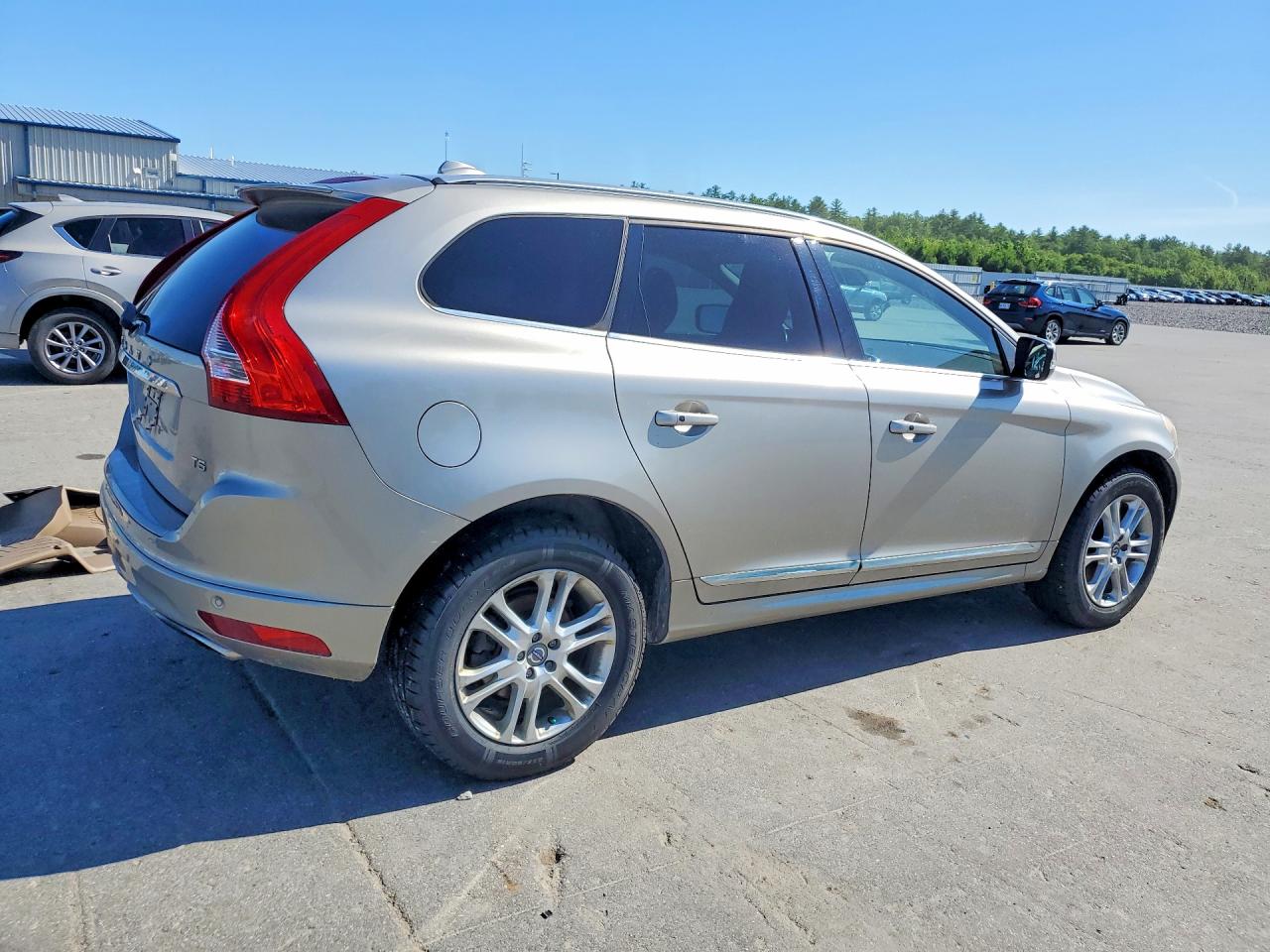 2016 VOLVO XC60