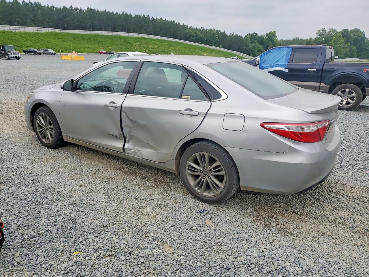 2016 TOYOTA CAMRY