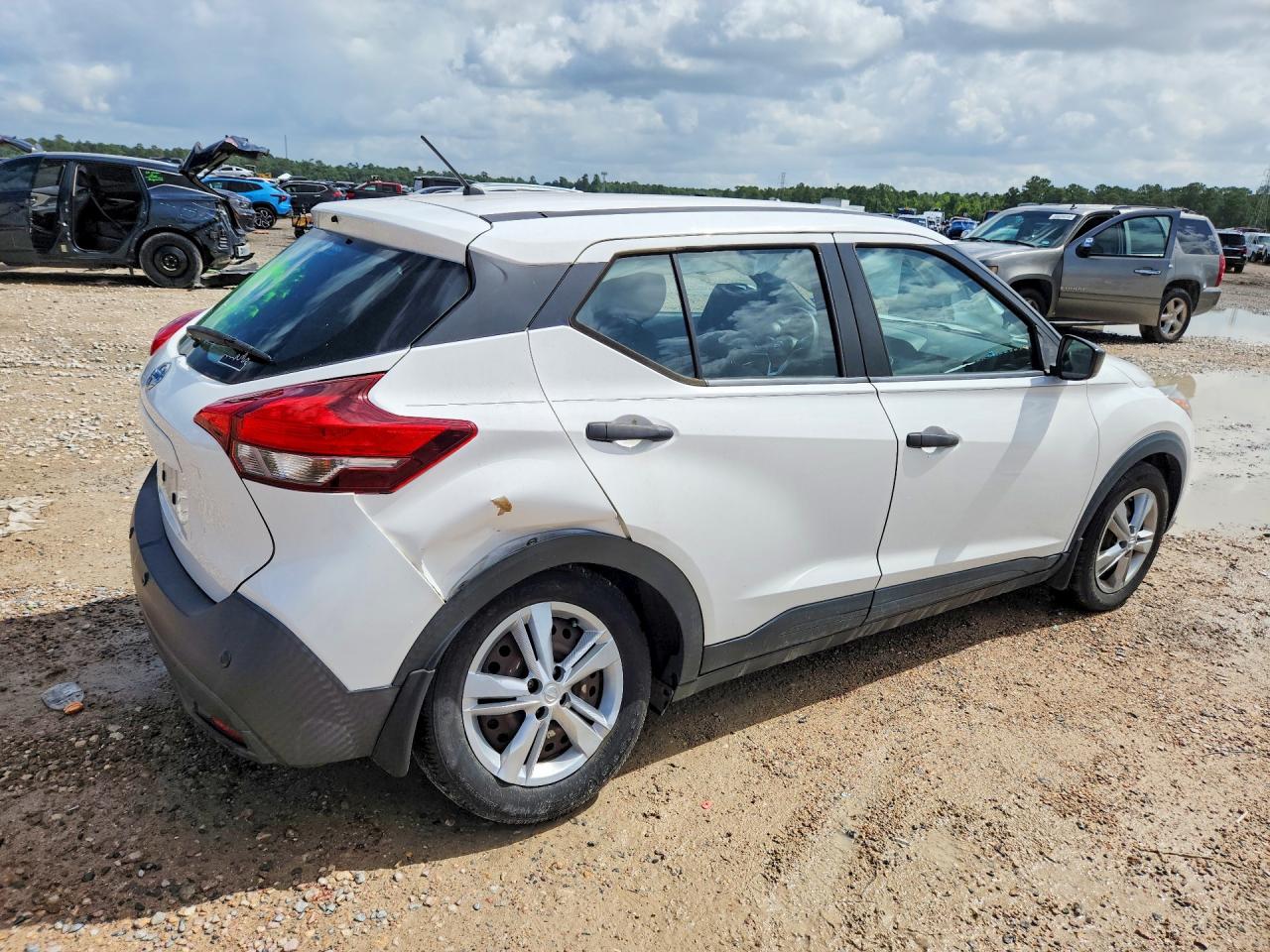 2020 NISSAN KICKS