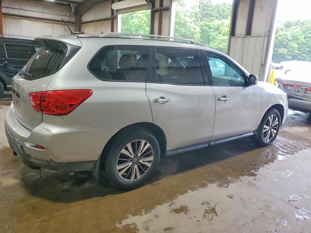 2017 NISSAN PATHFINDER