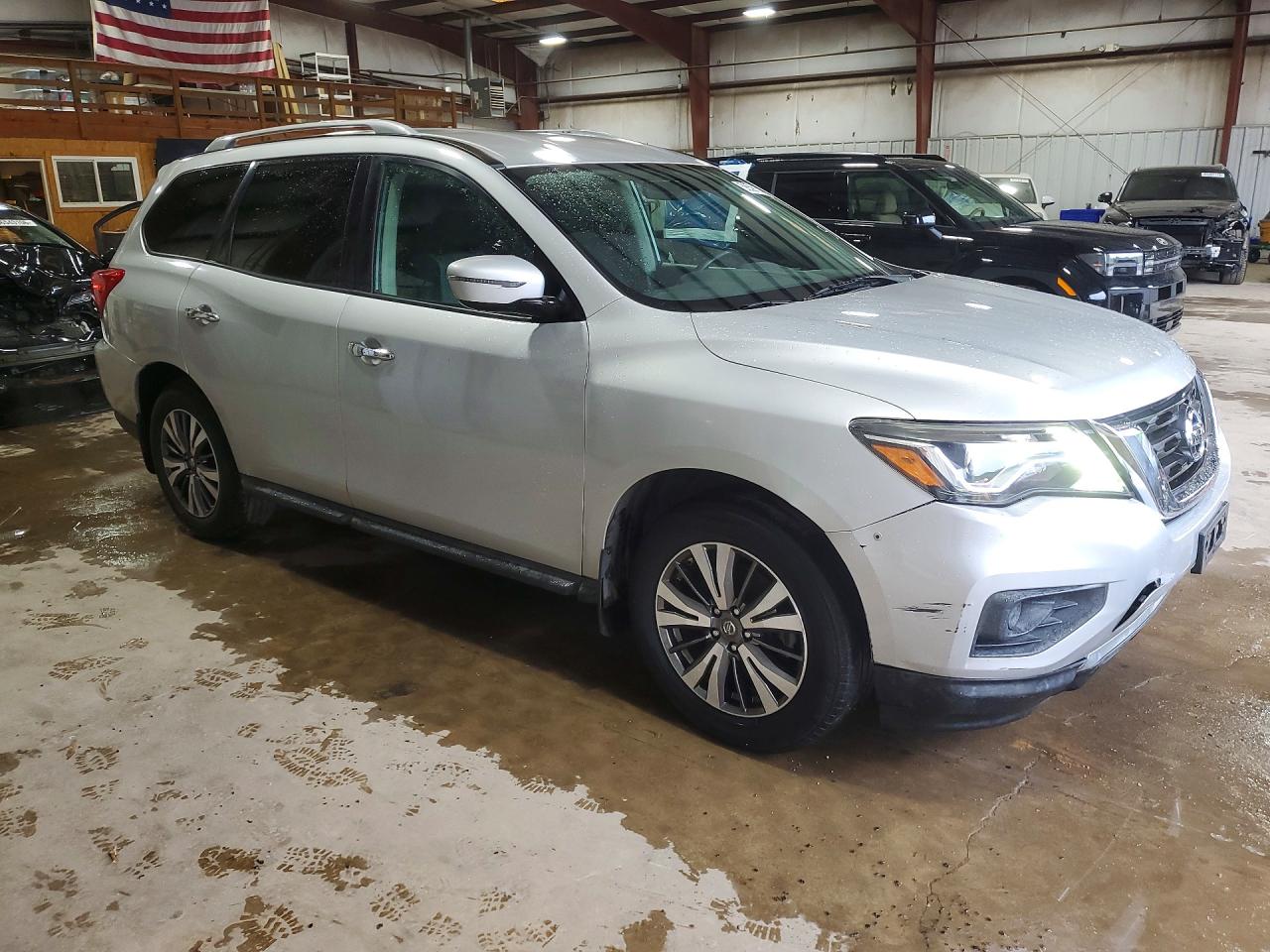 2017 NISSAN PATHFINDER