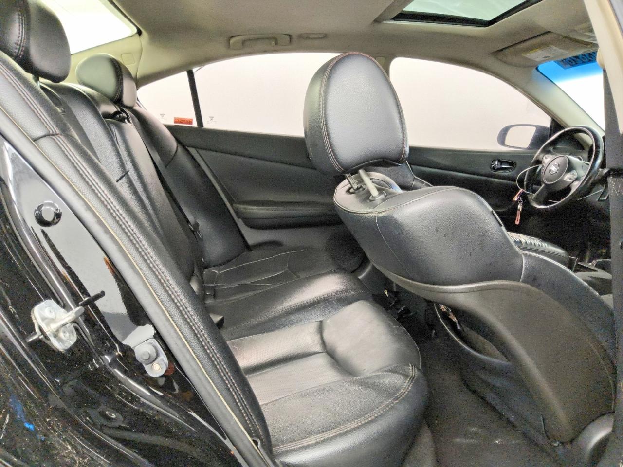 2012 NISSAN MAXIMA