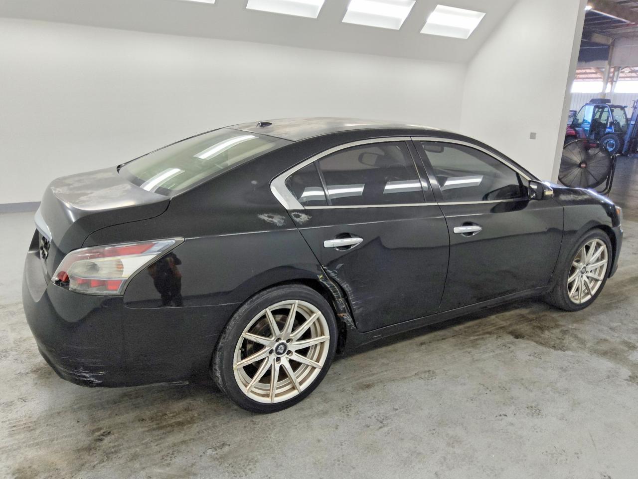 2012 NISSAN MAXIMA