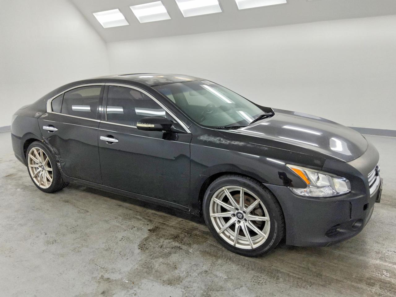 2012 NISSAN MAXIMA