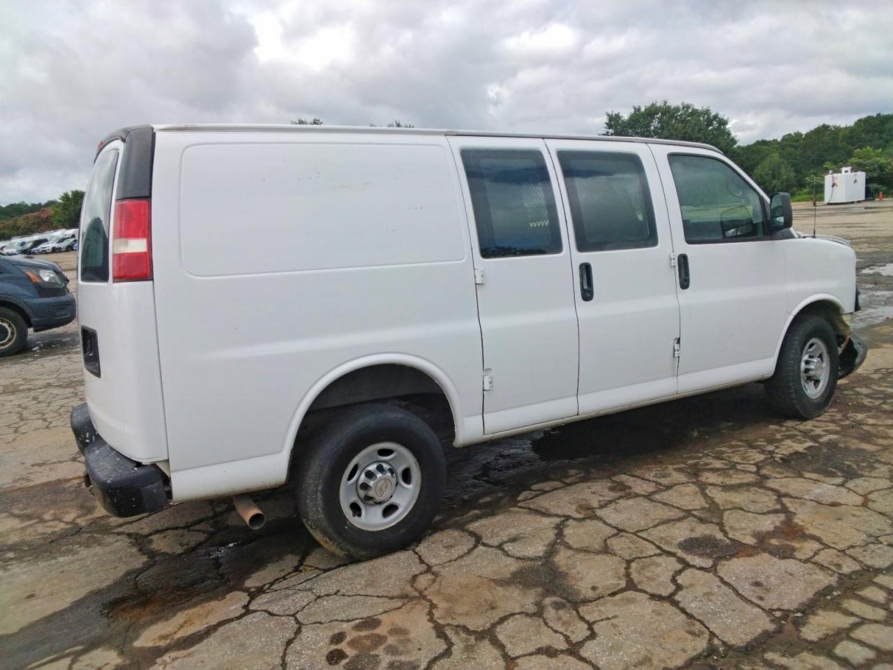 2013 CHEVROLET EXPRESS