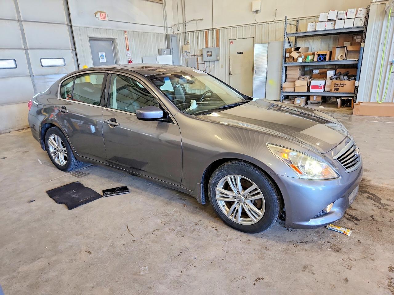 2013 INFINITI G37