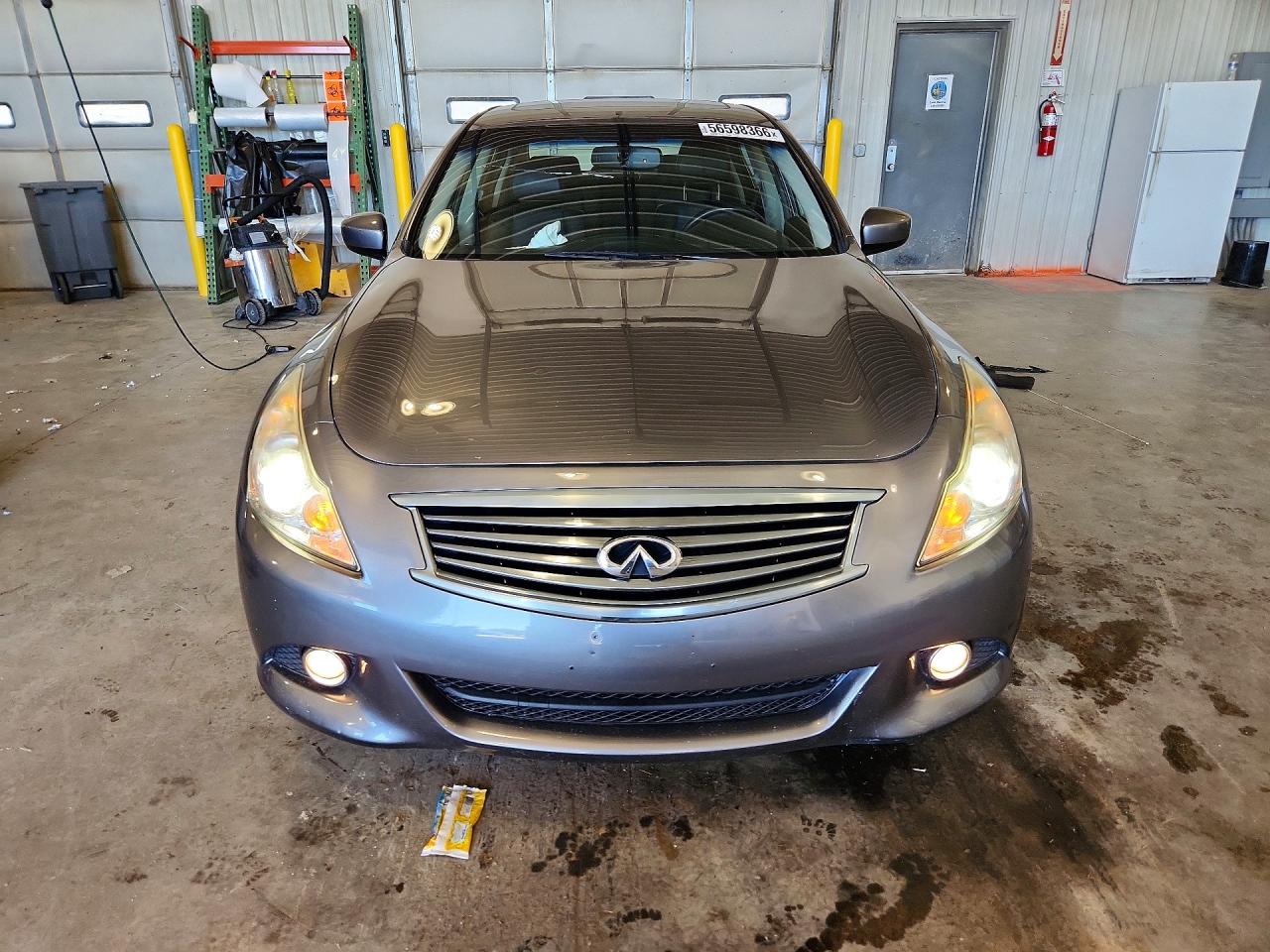 2013 INFINITI G37