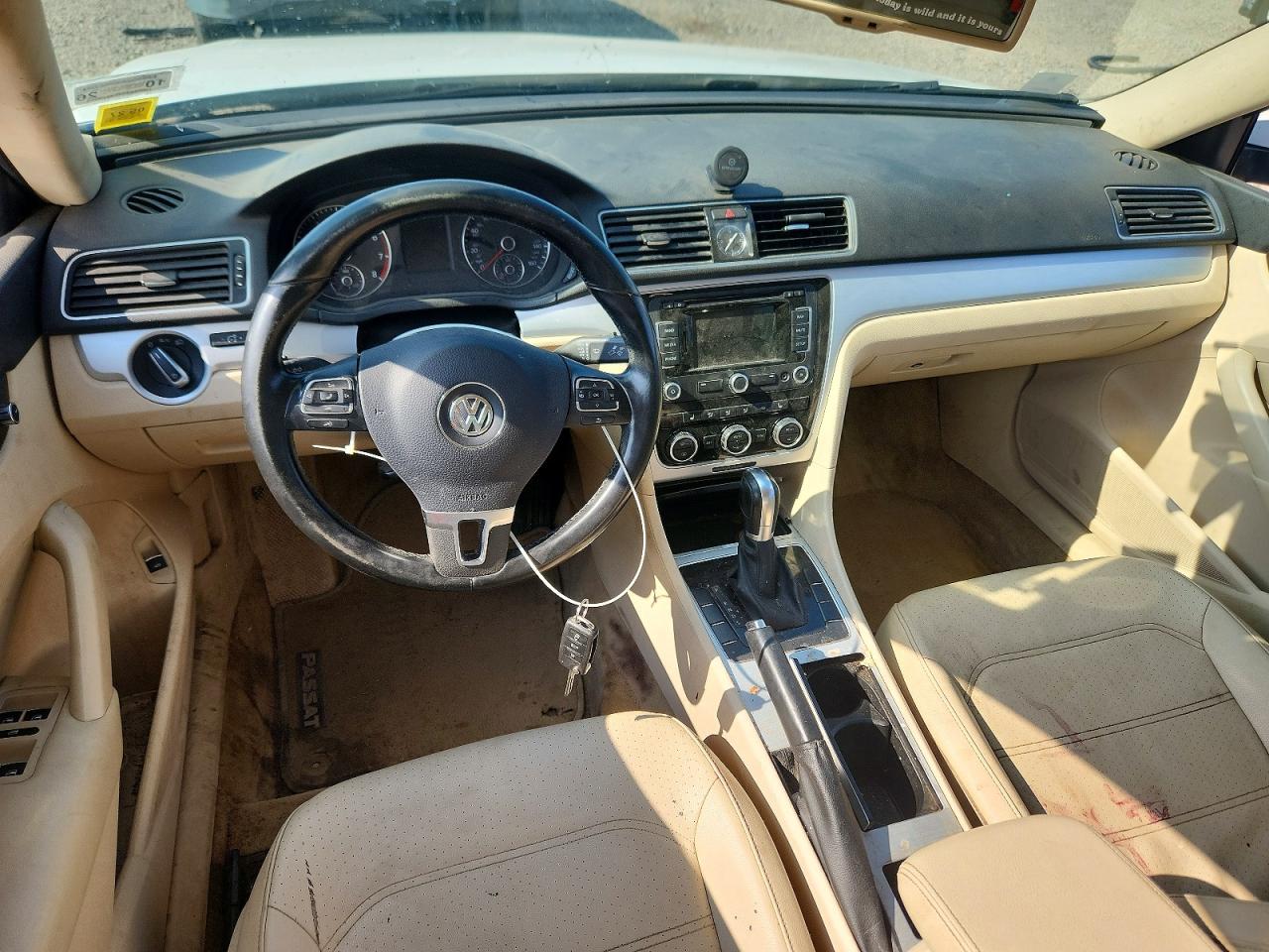 2012 VOLKSWAGEN PASSAT