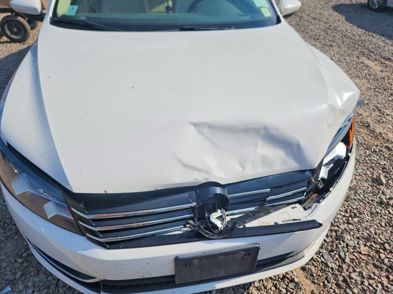 2012 VOLKSWAGEN PASSAT