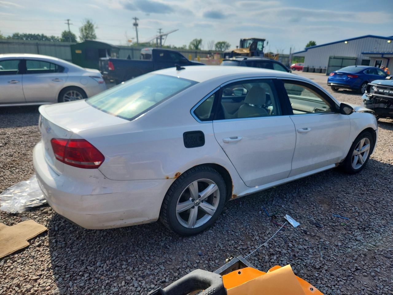 2012 VOLKSWAGEN PASSAT