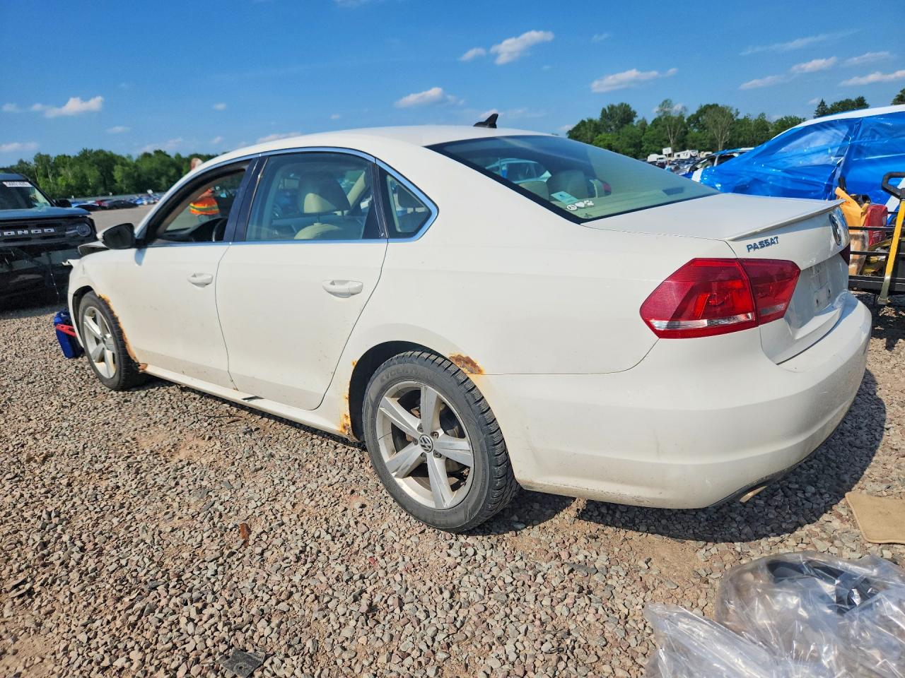 2012 VOLKSWAGEN PASSAT