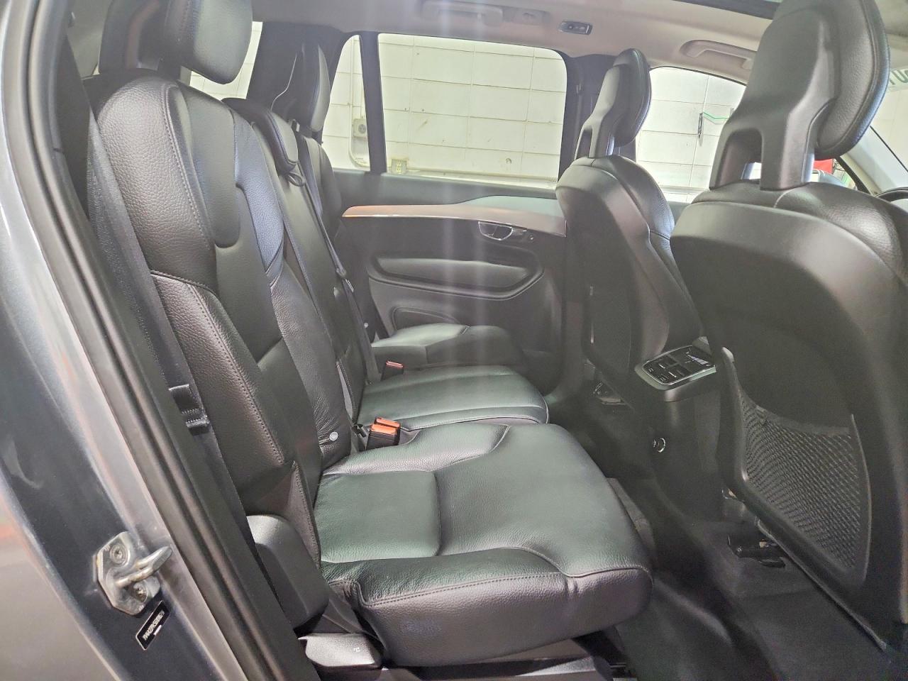 2016 VOLVO XC90