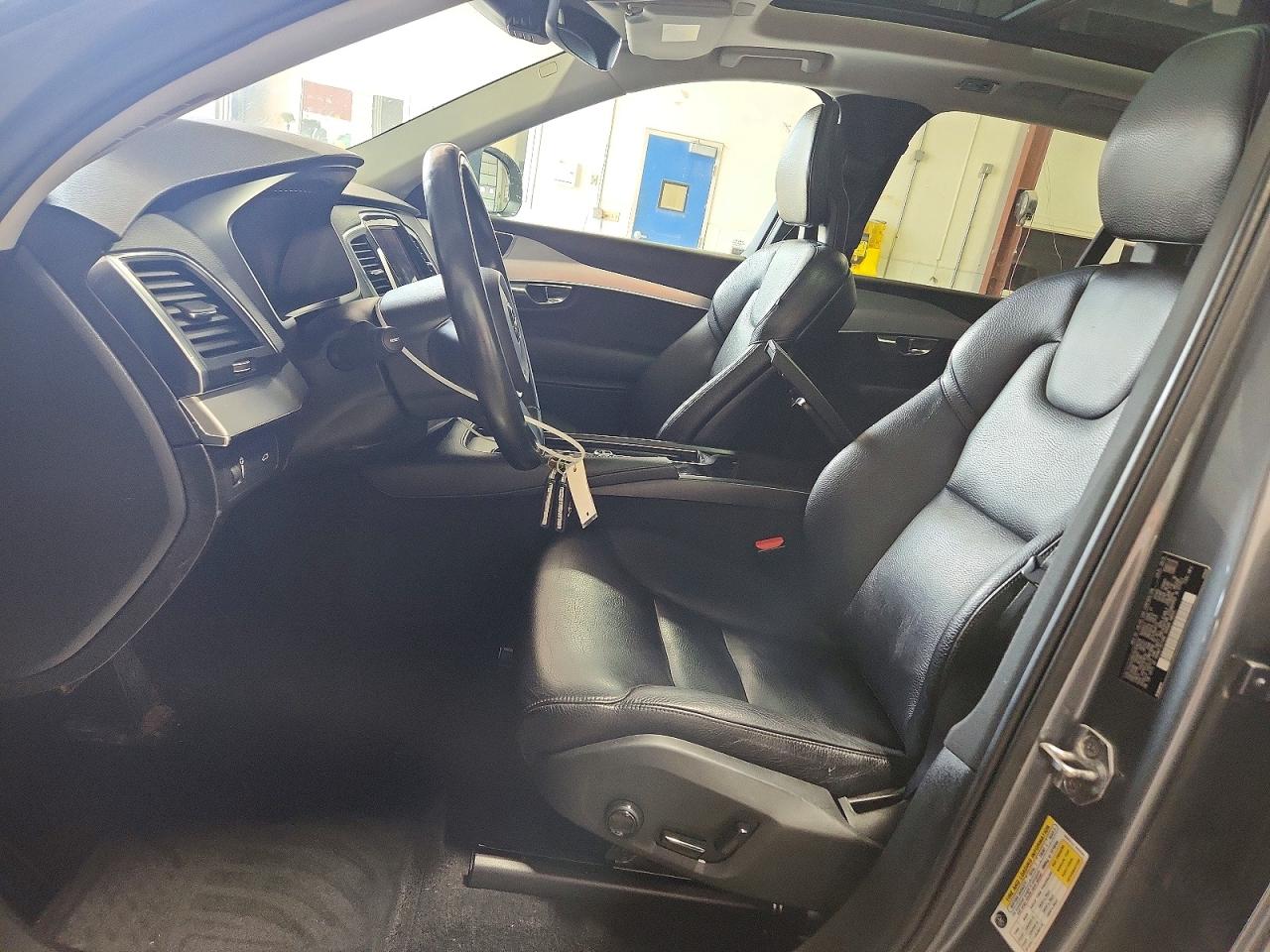 2016 VOLVO XC90