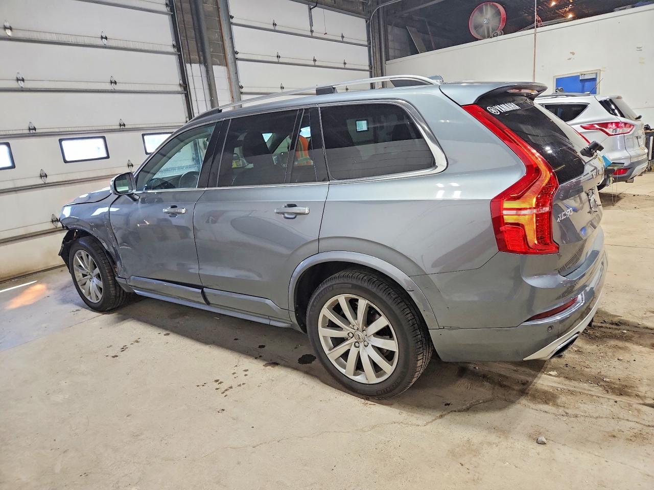 2016 VOLVO XC90