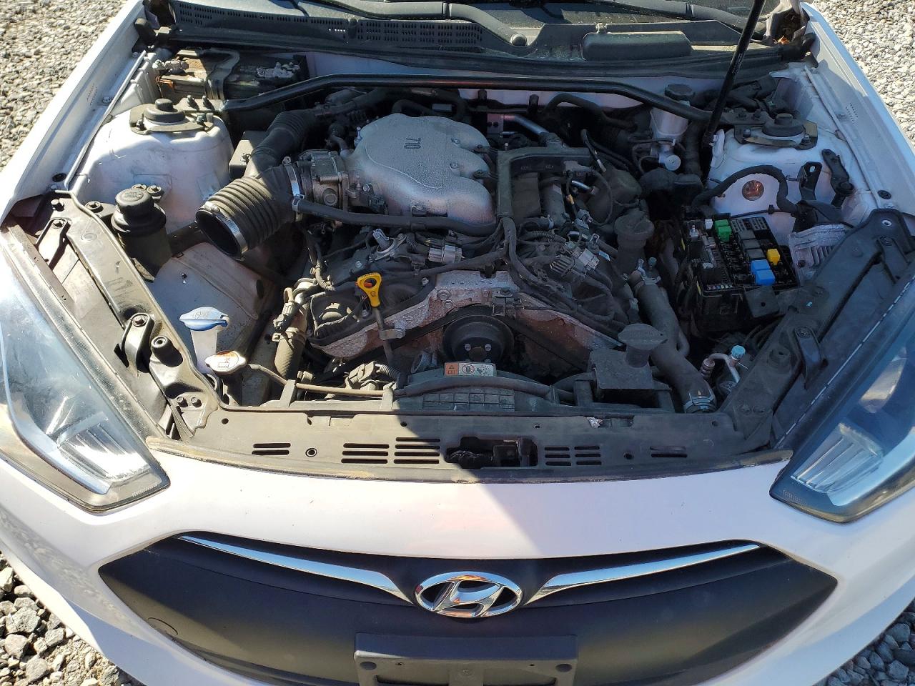 2016 HYUNDAI GENESIS