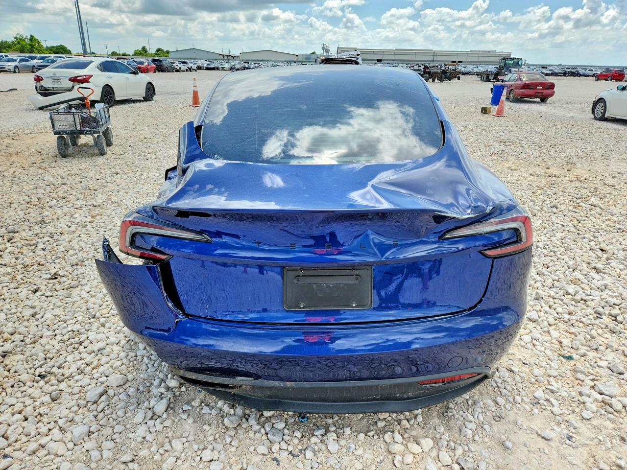 2026 TESLA MODEL 3