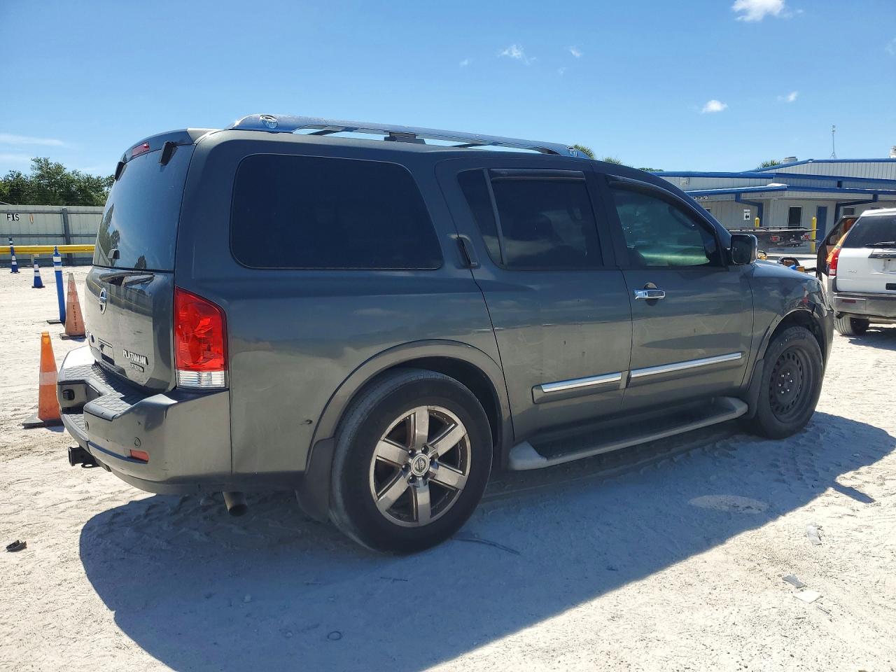 2011 NISSAN ARMADA