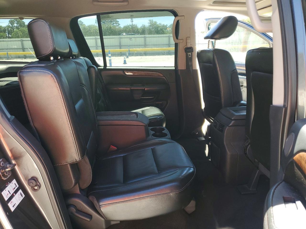 2011 NISSAN ARMADA