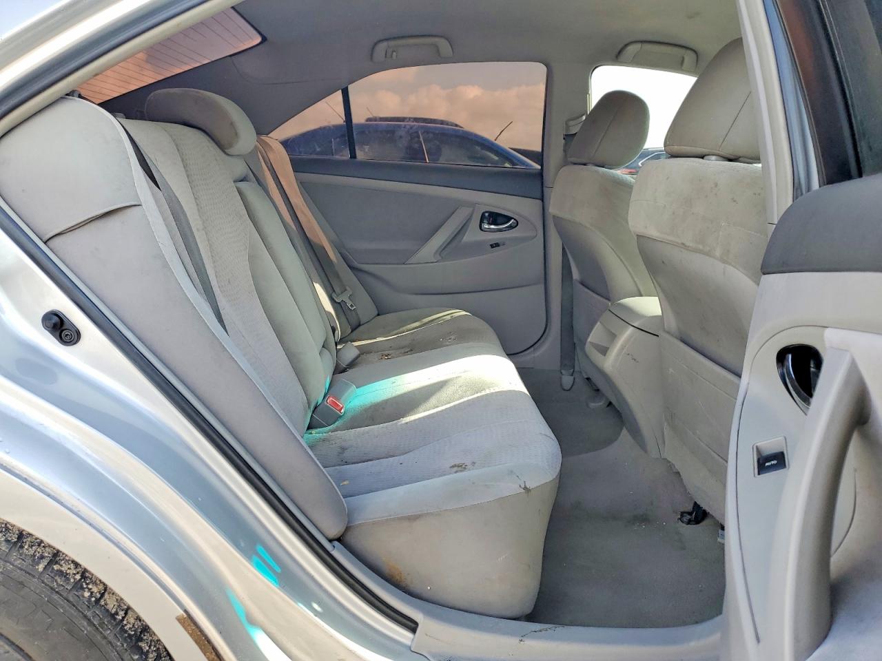 2011 TOYOTA CAMRY