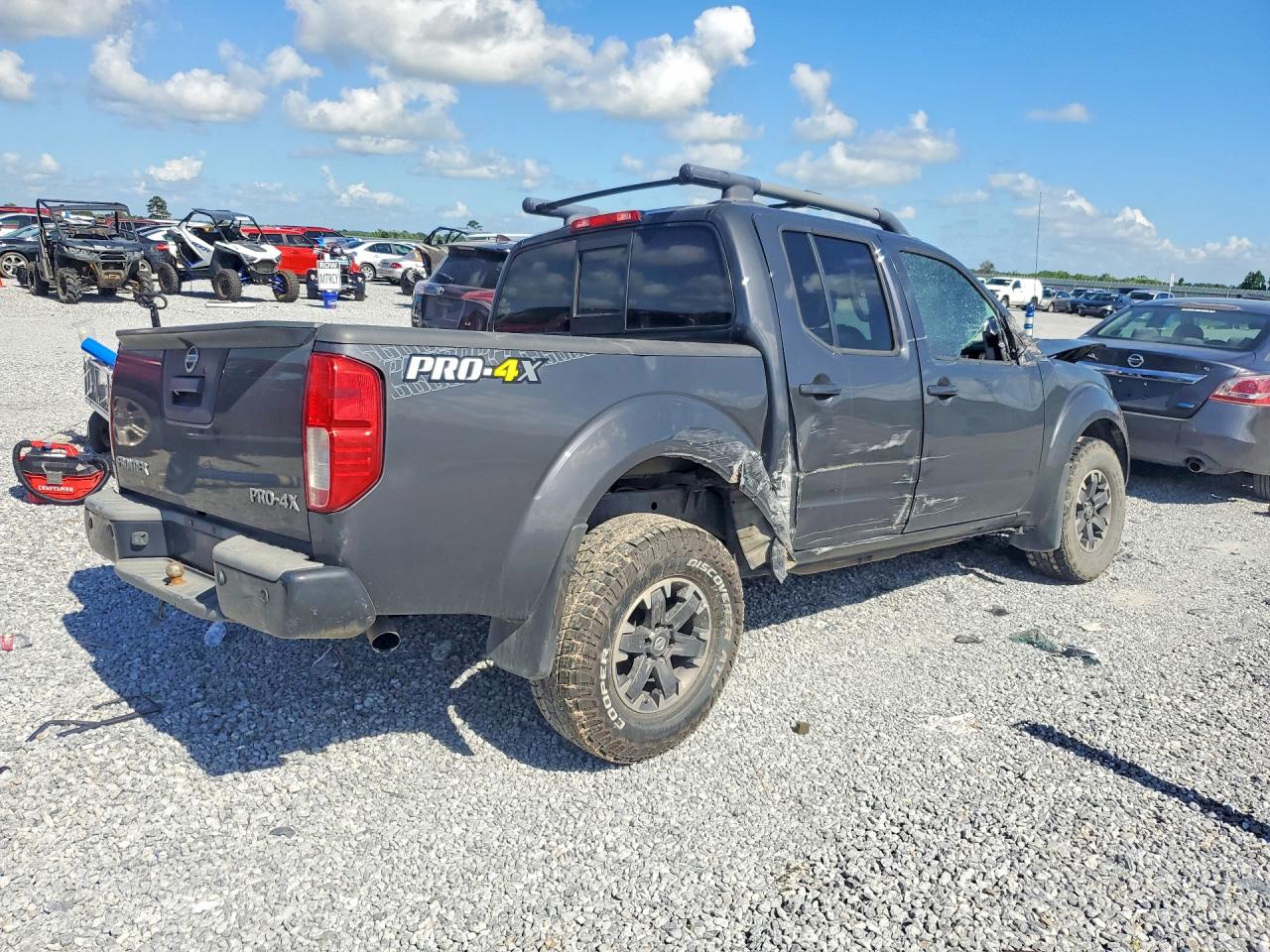 2015 NISSAN FRONTIER