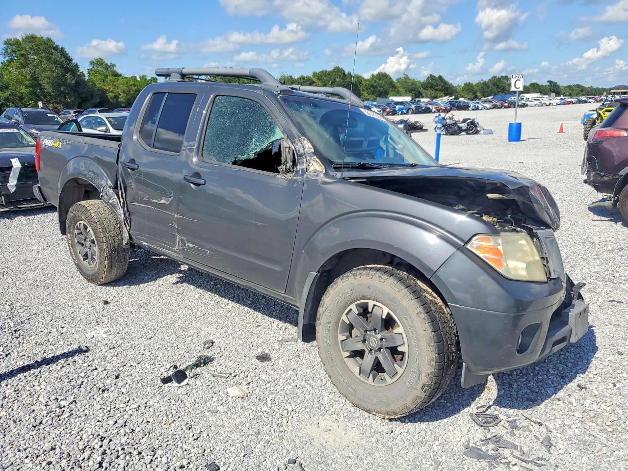 2015 NISSAN FRONTIER