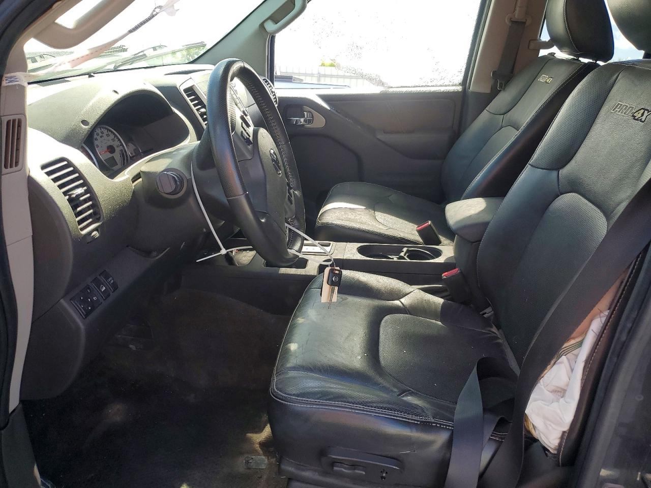 2015 NISSAN FRONTIER