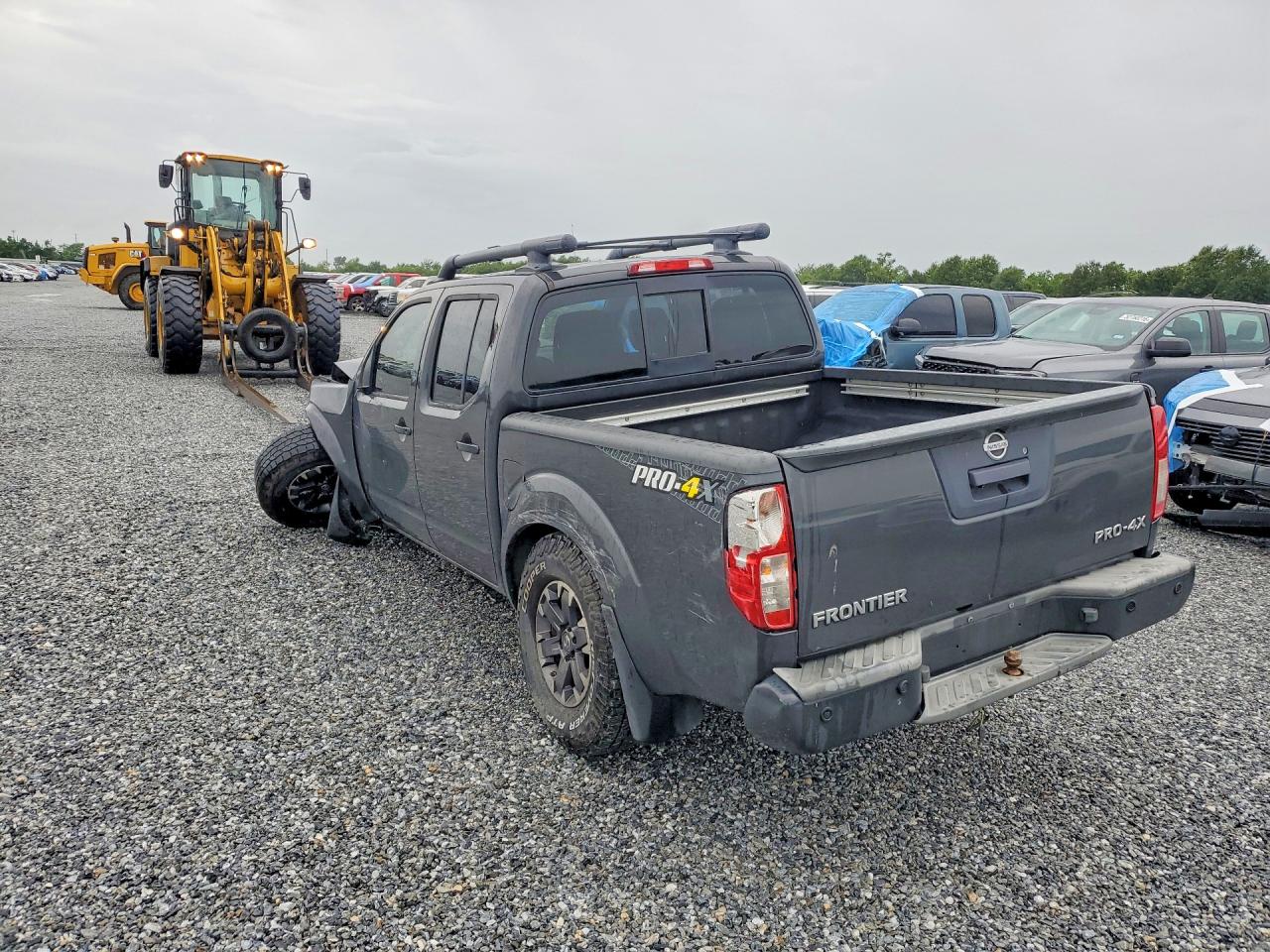 2015 NISSAN FRONTIER