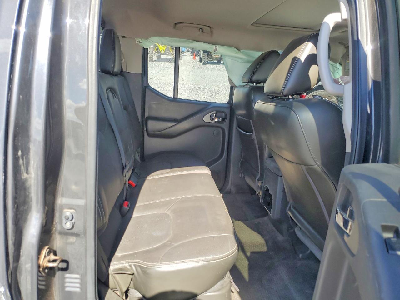 2015 NISSAN FRONTIER