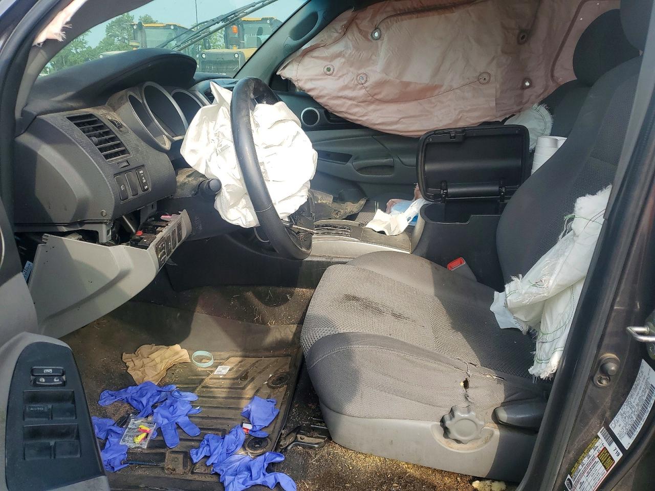 2015 TOYOTA TACOMA