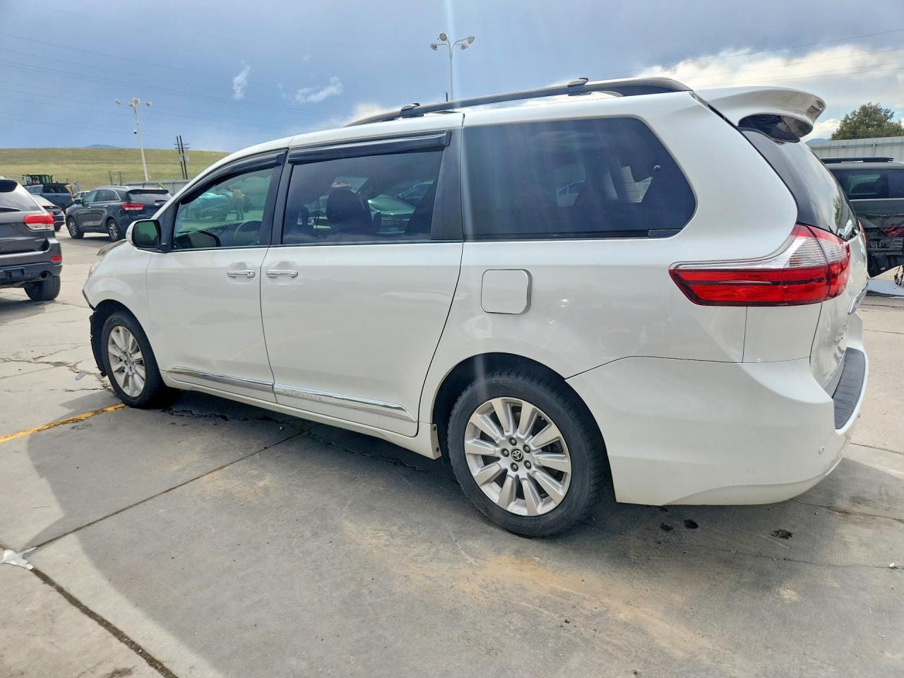 2015 TOYOTA SIENNA