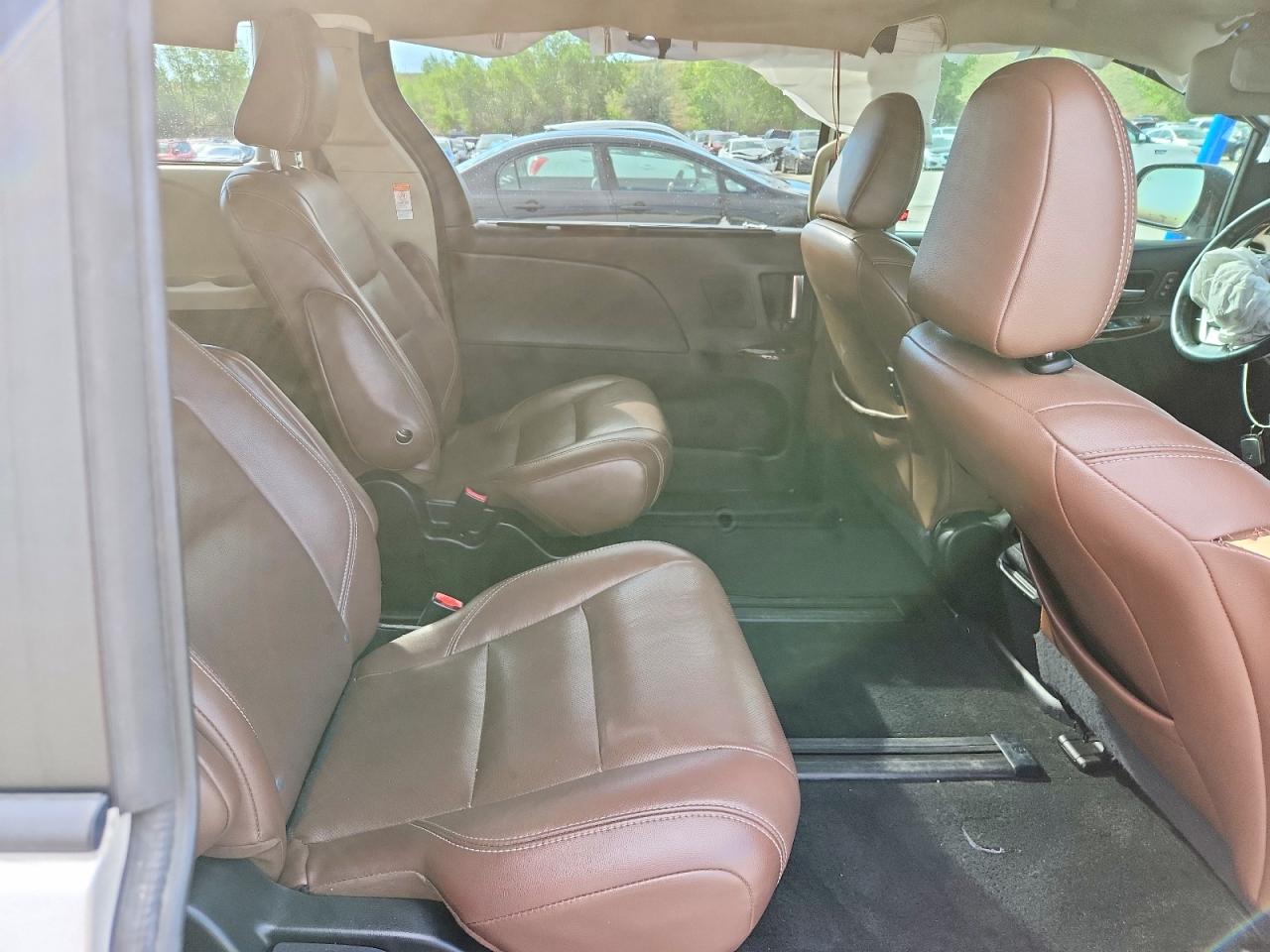 2015 TOYOTA SIENNA