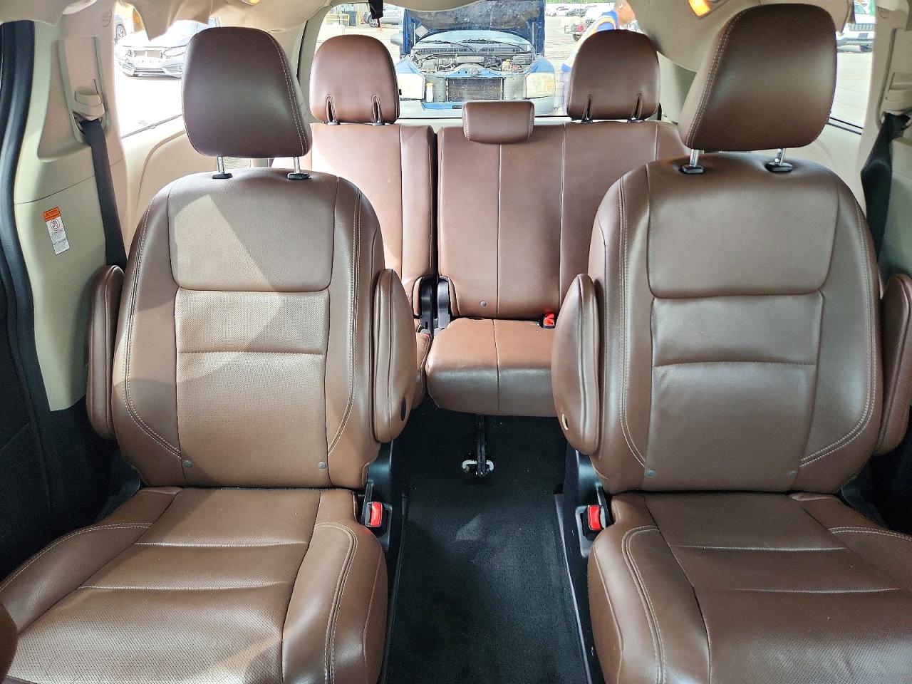 2015 TOYOTA SIENNA