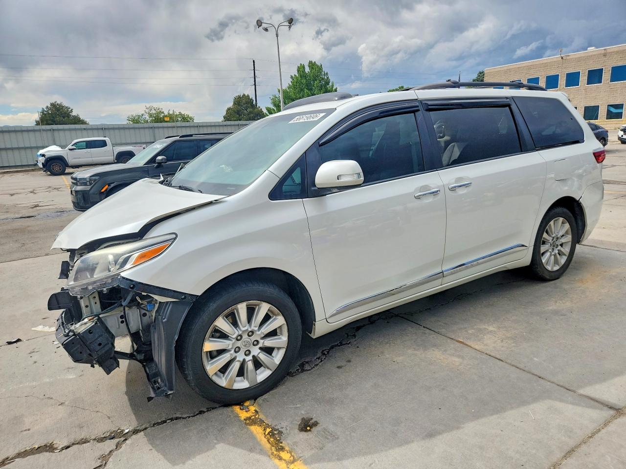 2015 TOYOTA SIENNA