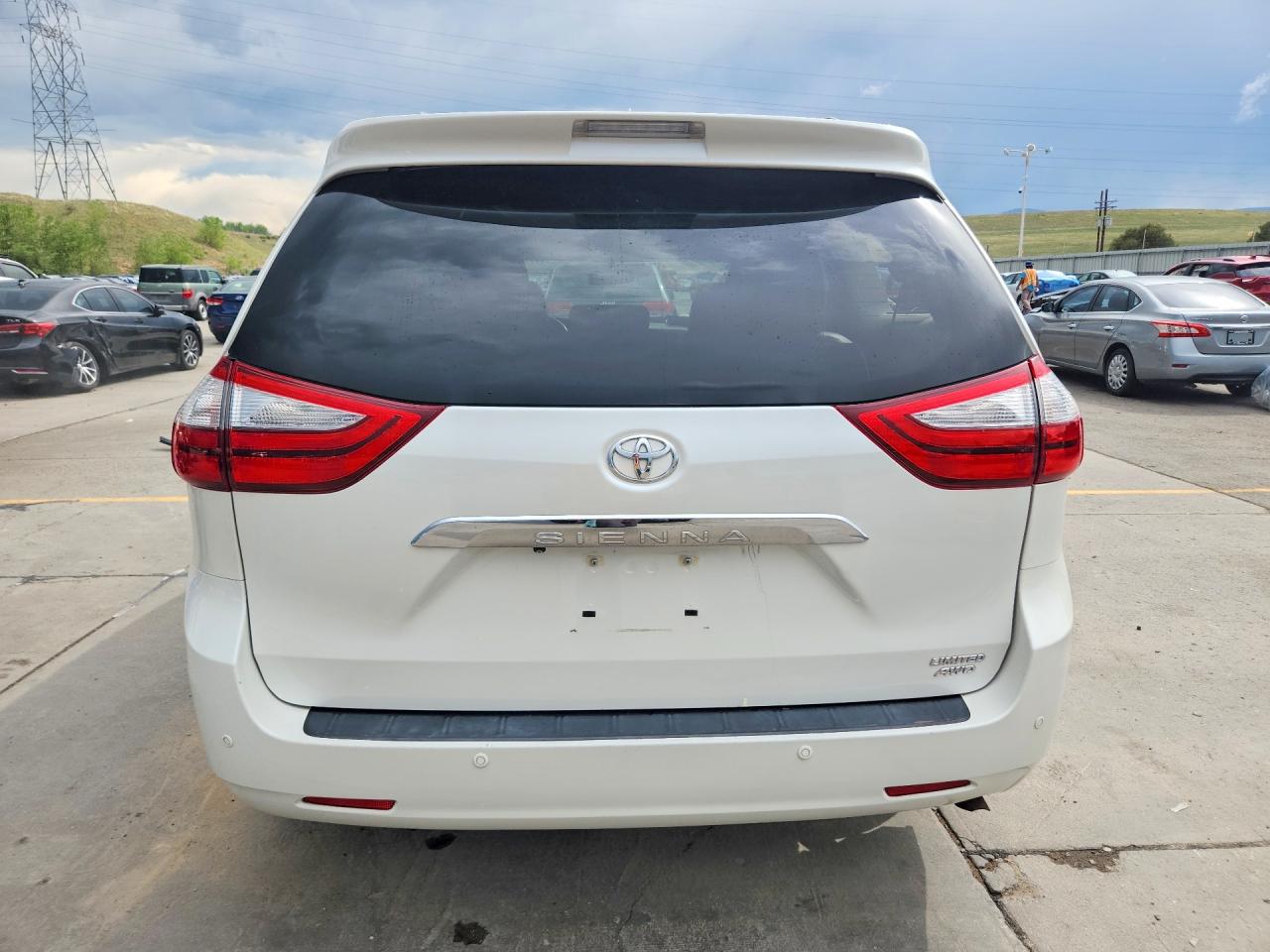 2015 TOYOTA SIENNA