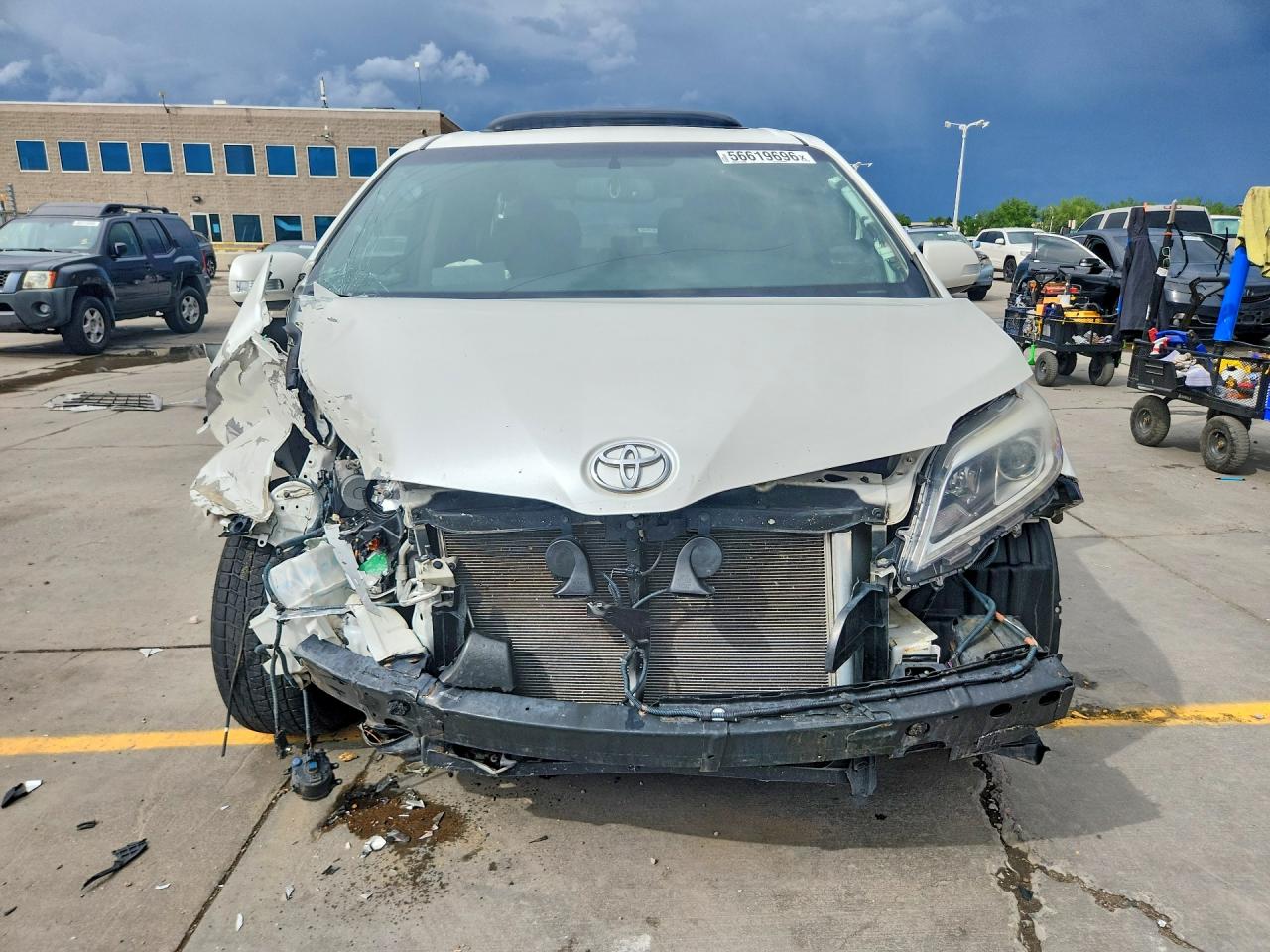 2015 TOYOTA SIENNA