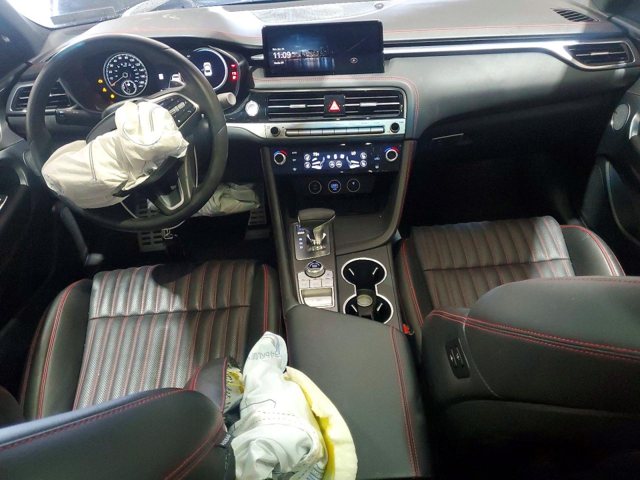 2025 GENESIS G70