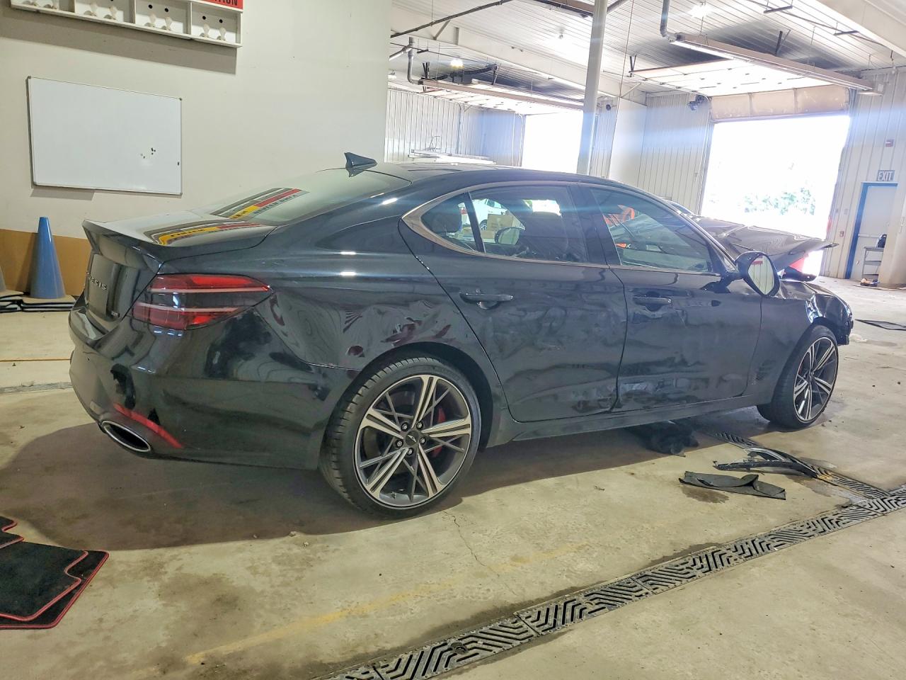 2025 GENESIS G70
