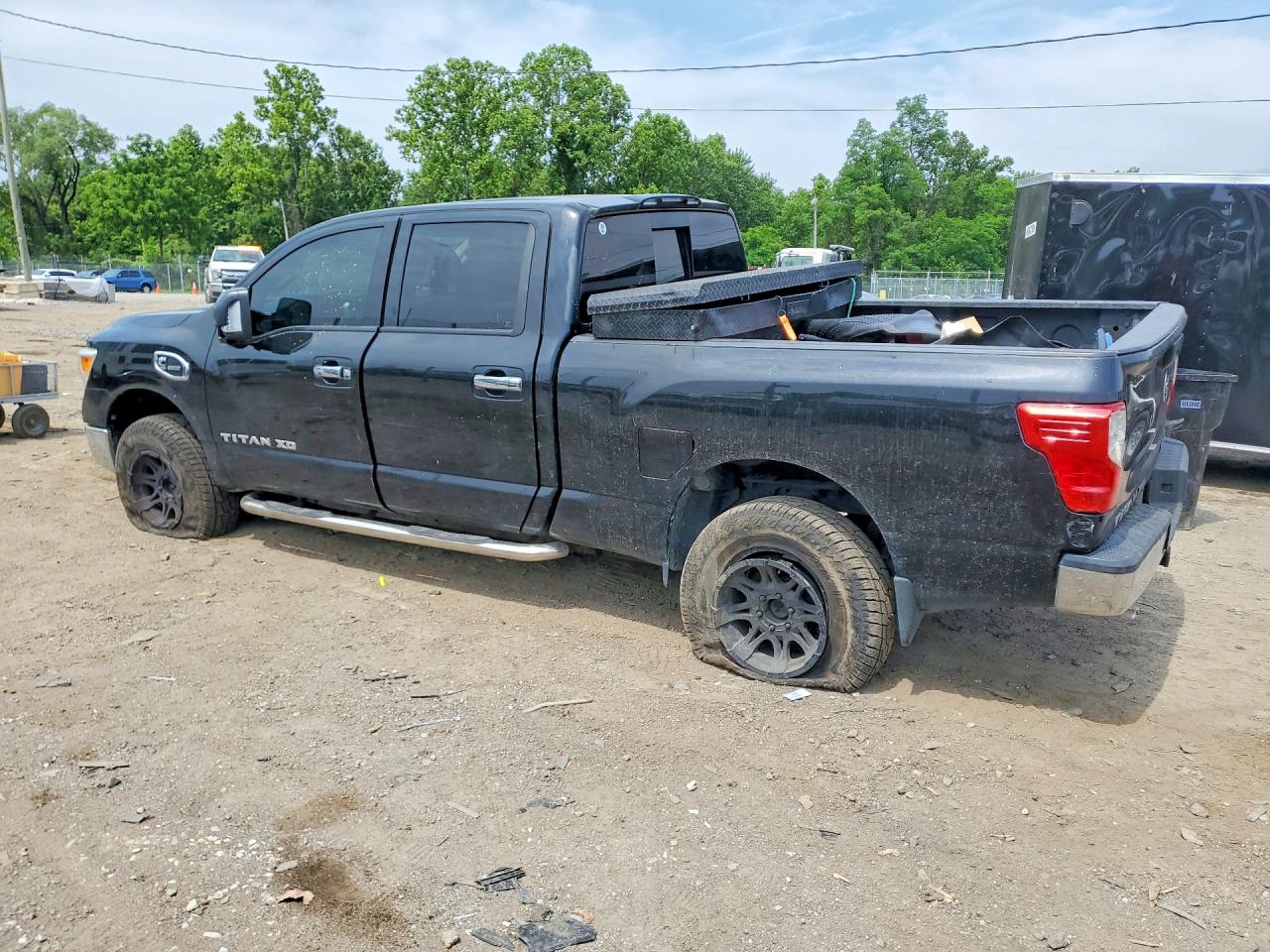 2017 NISSAN TITAN