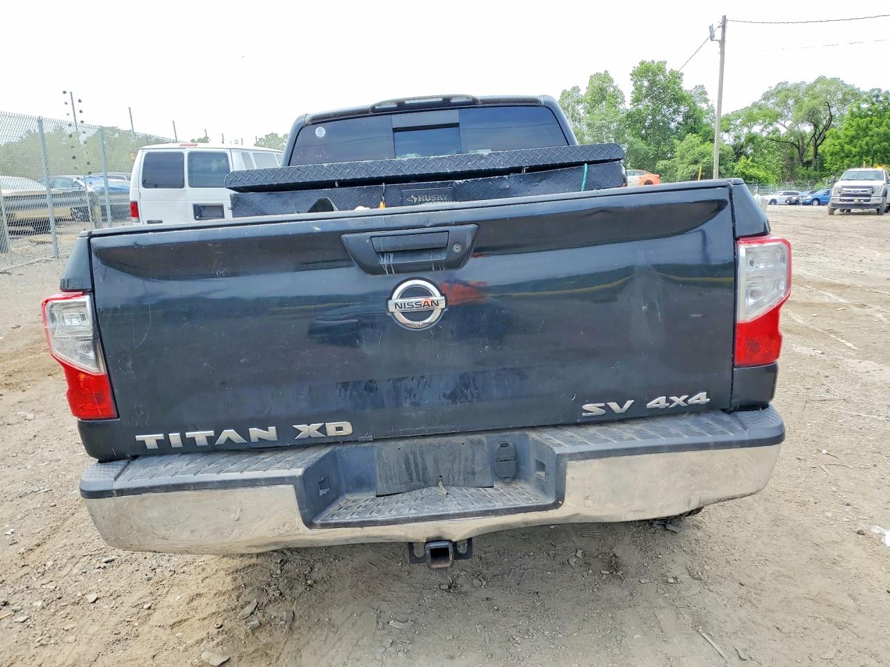 2017 NISSAN TITAN