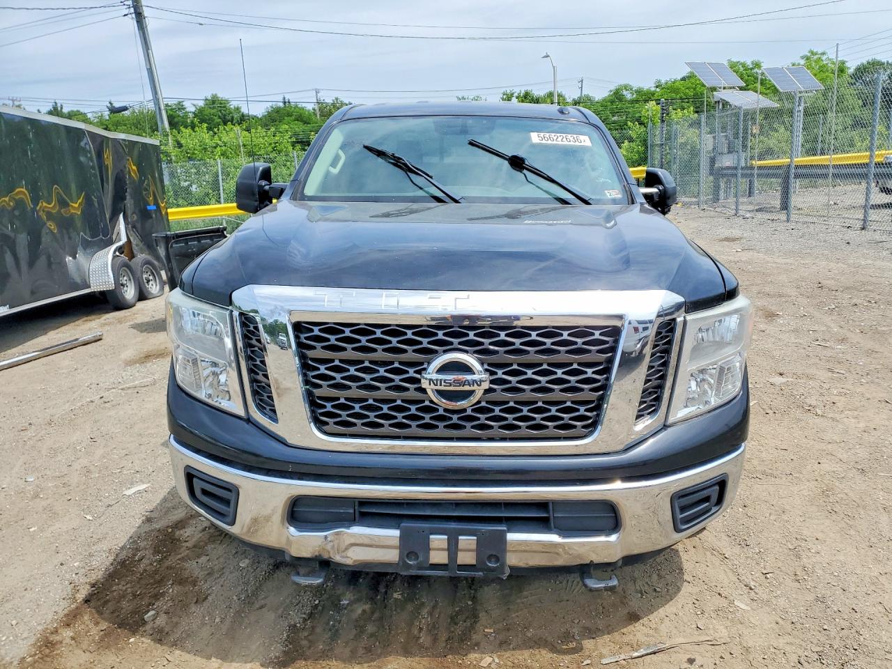 2017 NISSAN TITAN