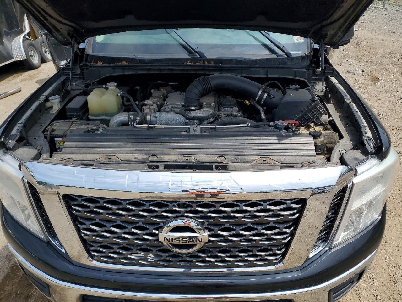 2017 NISSAN TITAN