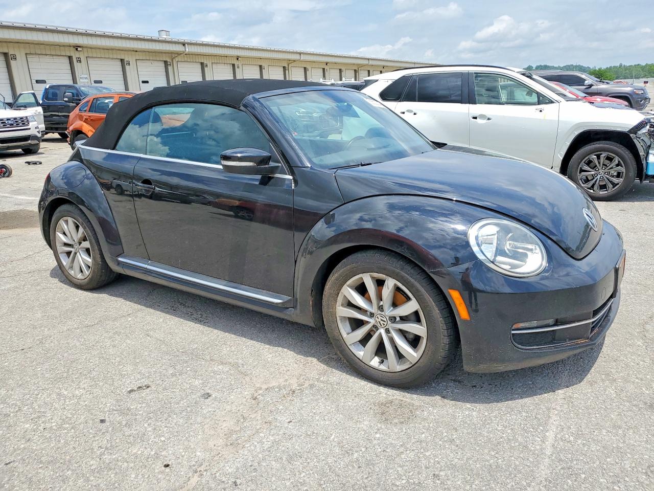 2013 VOLKSWAGEN BEETLE
