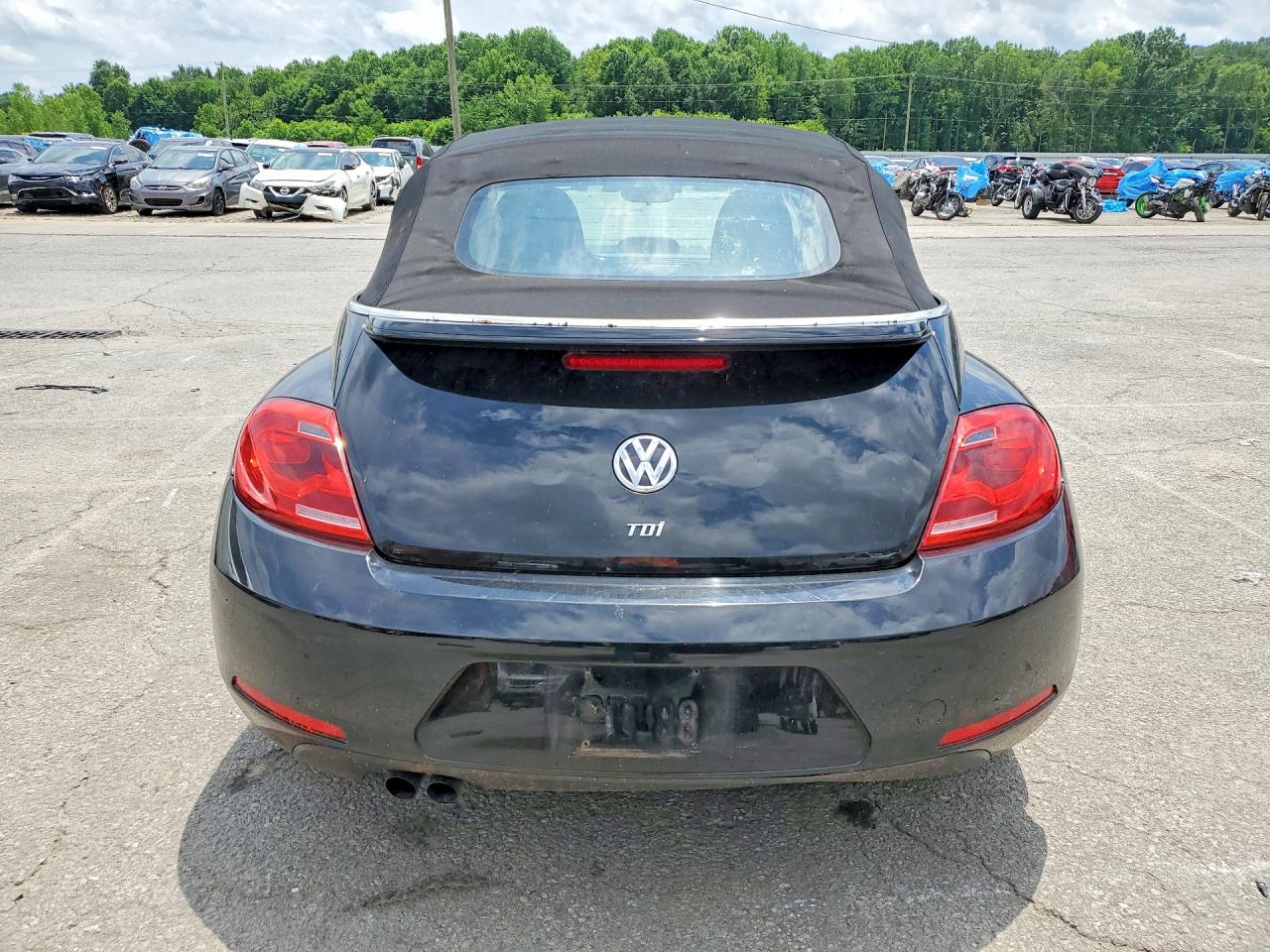 2013 VOLKSWAGEN BEETLE