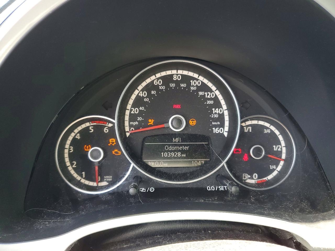 2013 VOLKSWAGEN BEETLE