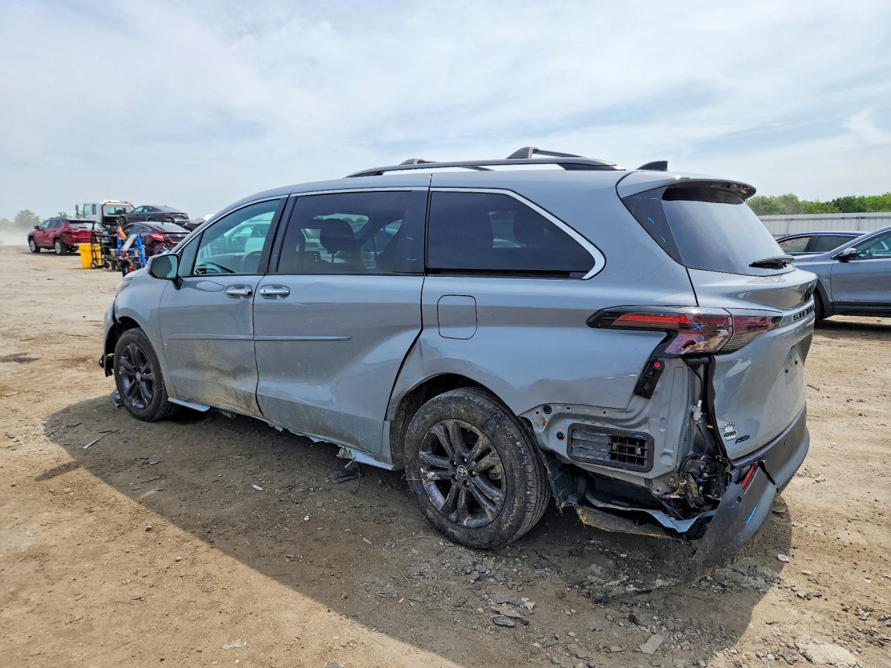 2024 TOYOTA SIENNA