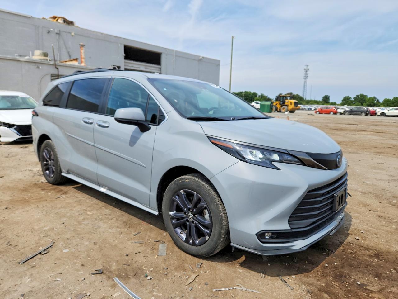 2024 TOYOTA SIENNA
