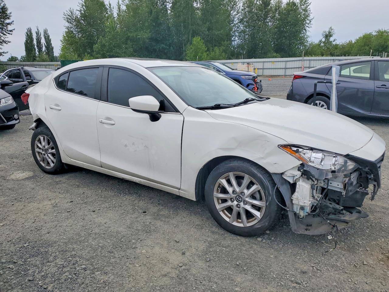 2015 MAZDA 3